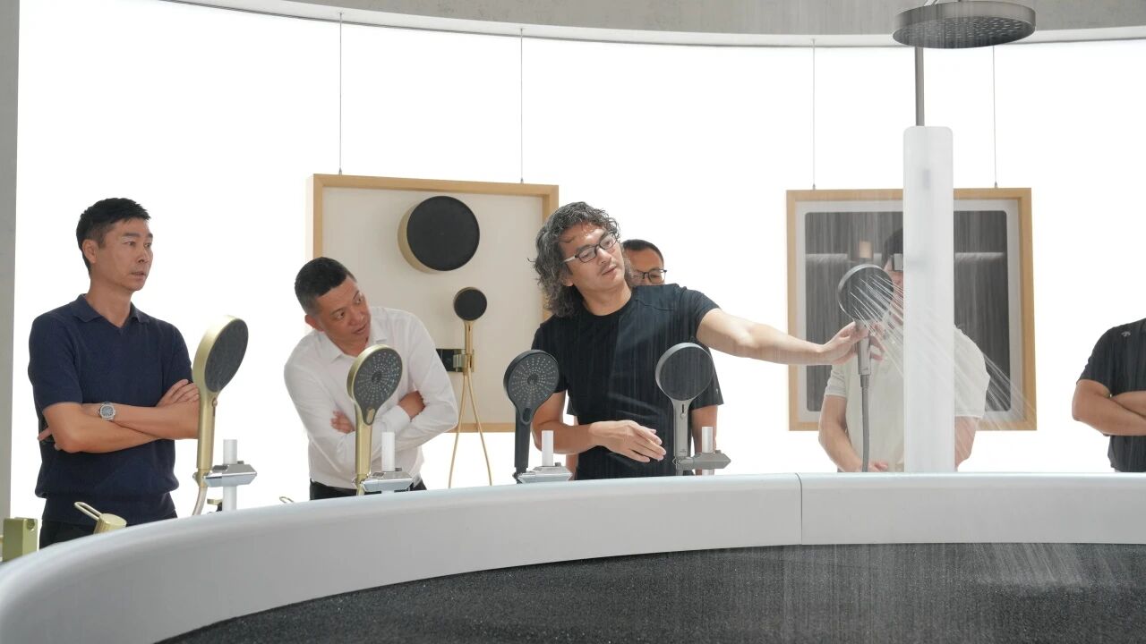 盈峰集团、顾家家居到访qy88vip.cnn千亿